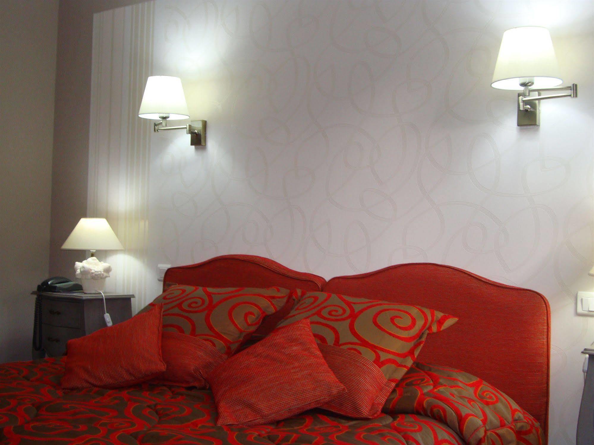 Hotel Le Gue Du Holme 圣康坦索勒 外观 照片
